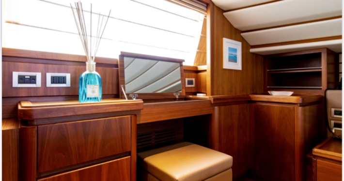 yacht di lusso per charter FERRETTI 97 - ETHNA (alt)
